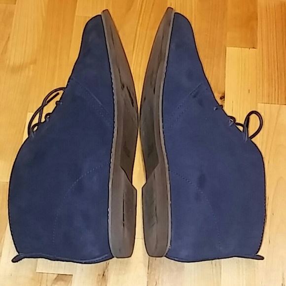 Bass - Picture 4 of 6